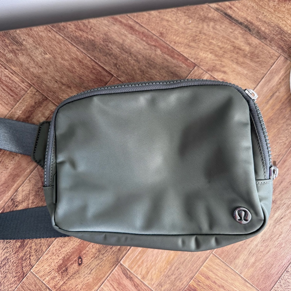 Grey Sage 2L Belt Bag